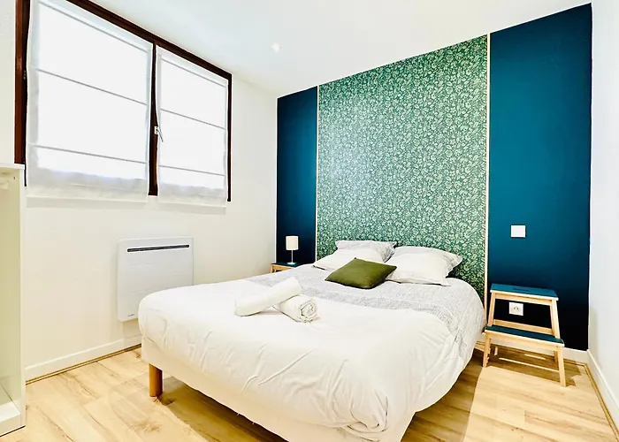 L'escale 2 Bedrooms Near Tram Апартаменти