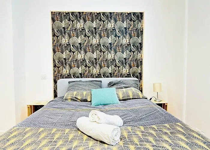 L'escale 2 Bedrooms Near Tram Апартаменти